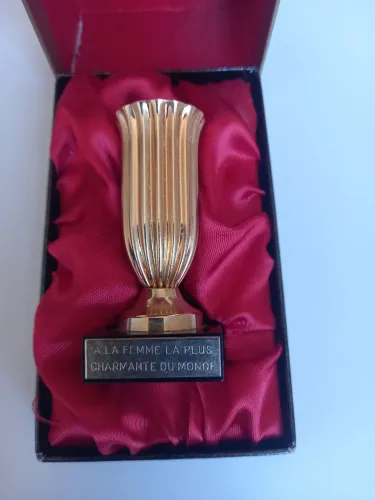 Mini Taça dourada