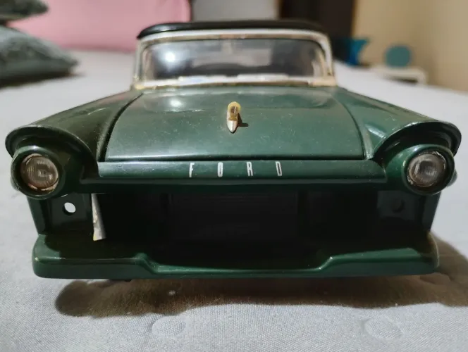 Miniatura Ford Ranchero 1/18