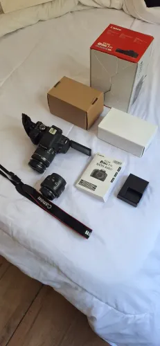Canon EOS Rebel T7i