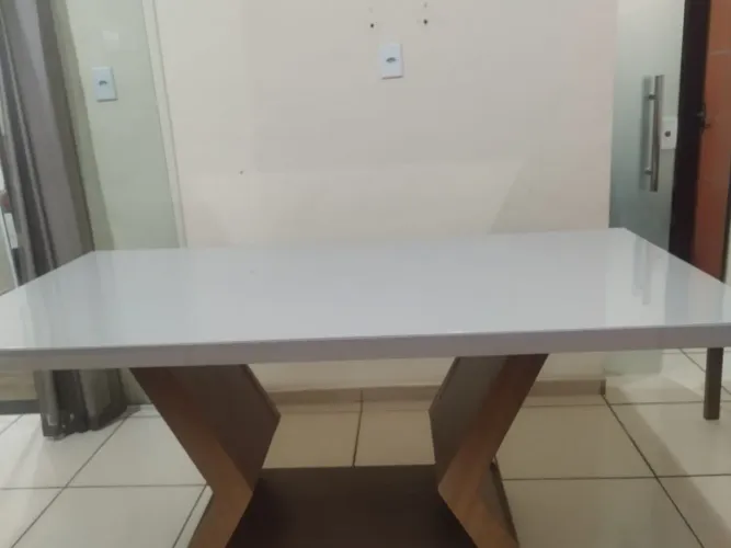 mesa nova 1,80 x 0,90 MDF c/ tampo de vidro