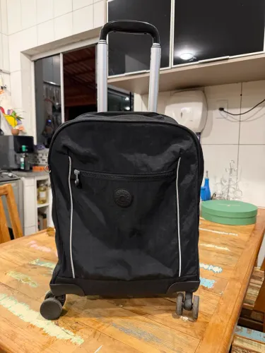 Vendo mochila Kipling em bom estado