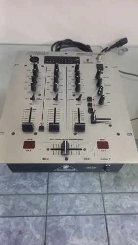 Mexer bheringer 4 canais seminovo único dono