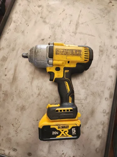 Chave de impacto dewalt DCF900