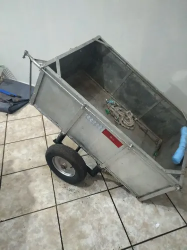 Vendo carretinha pra moto