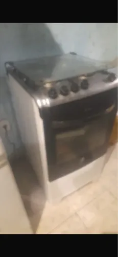 Vengo fogão Eletrolux