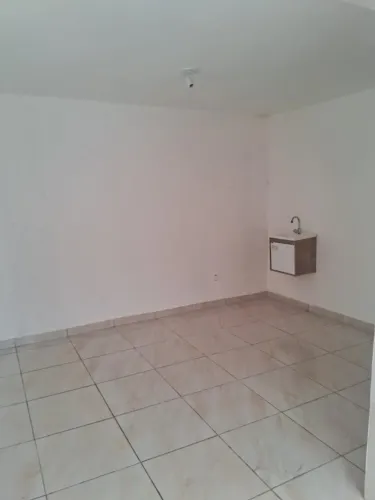 Ponto comercial com banheiro, 25m², na Cruz das Almas, já incluso água e Iptu