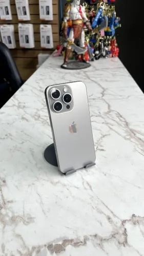 iPhone 15 Pro | 128gb | 81% de Bateria | Seminovo