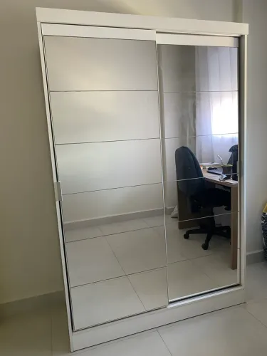 Guarda roupa solteiro, duas portas com espelho