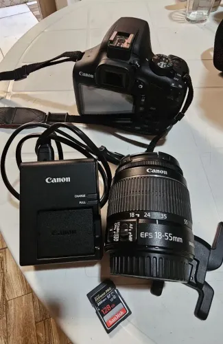 Canon T7