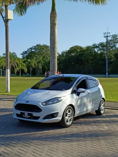 Ford Fiesta Titanium 1.6 16V Flex Mec. 2014
