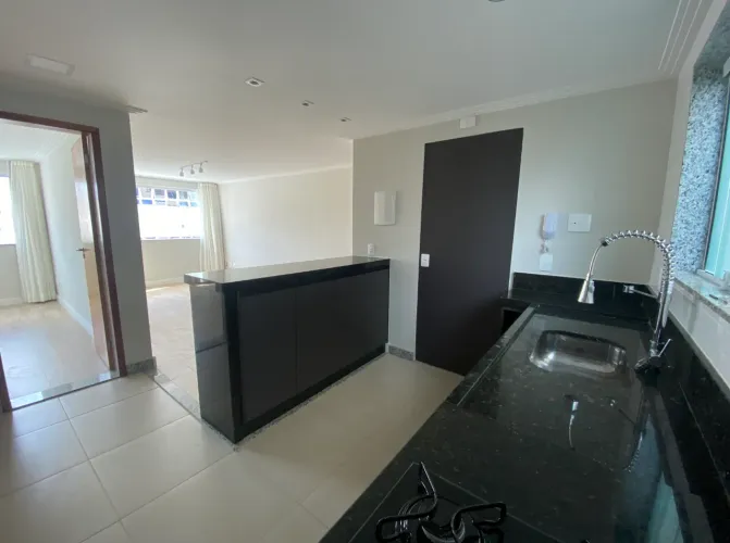 Apartamento novo 1 quarto, varanda e 1 vaga para locação no Centro de Nova Friburgo - RJ