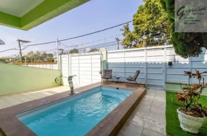 Casa á venda com Piscina, 300m², 3 Quartos, 1 Suie, 6 Vagas, Jardim Bom Clima