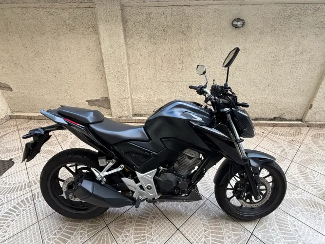 CB 300f TWISTER 2023