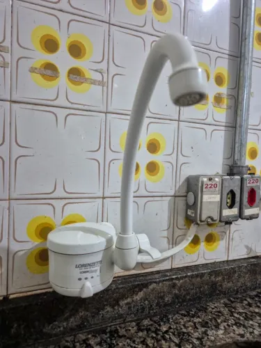 Torneira Elétrica Lorenzetti Loren Easy 4 Temperaturas Parede Bica Alta 5500W 220V
