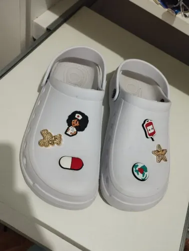 Crocs branca seminova