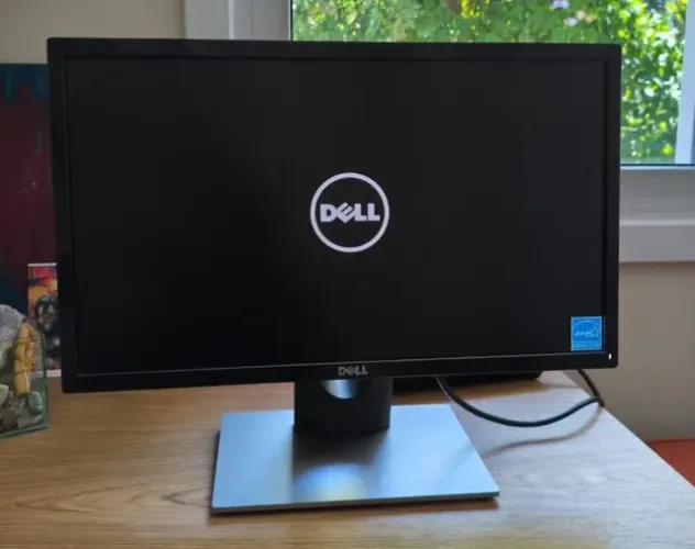 Modelo Dell SE2216H, tela LED de 21,5 - ótimo estado