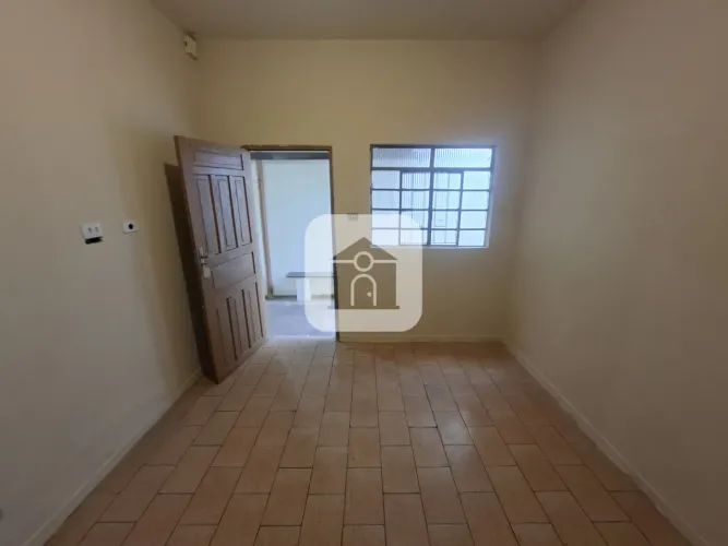 Casa para locação no bairro Martins