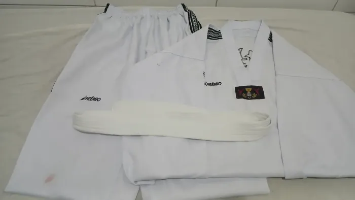 Dobok de Taekwondo Prêmio Tam. 1,60m - M - Conservado