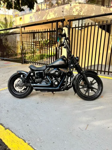 Harley Davidson Dyna Street Bob 2016 Preta Fosca