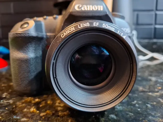 Canon 5DMKII+50mm 1.4