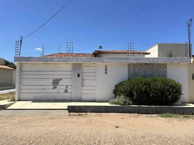 CASA RESIDENCIAL em PICOS - PI, IPUEIRAS