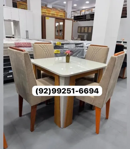 Mesa de jantar 90x90 tampo de vidro