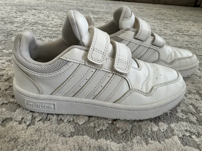 Tênis adidas num 31