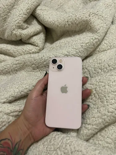 IPhone 13 sem marca de uso