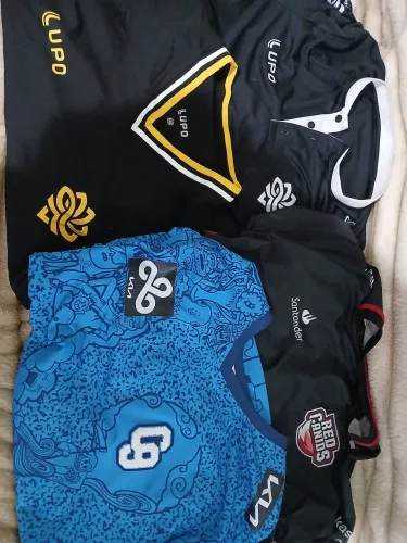 4 camisas de e-sports