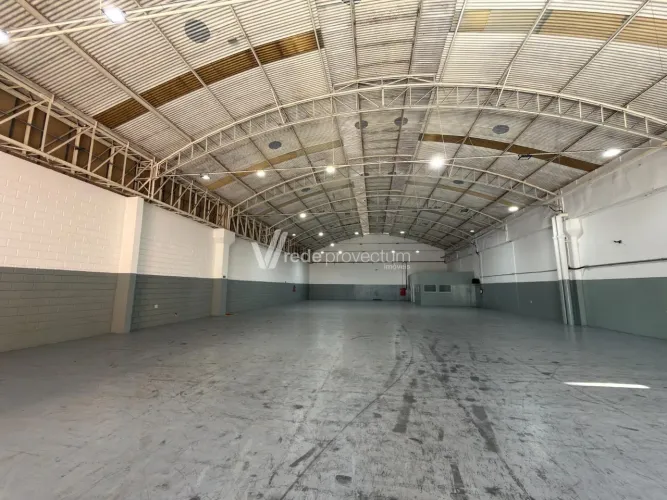 Galpão de 765m² para Locação em Vinhedo Infraestrutura Completa em Condomínio Industrial