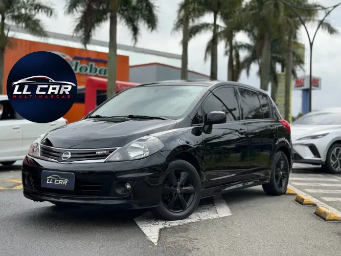 Nissan Tiida SL 1.8/1.8 Flex 16V Aut. 2012