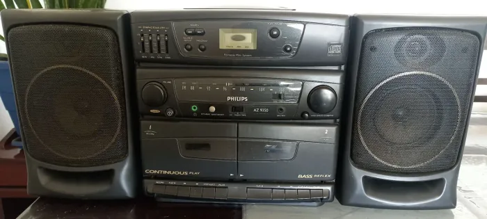 Rádio toca CD e fita Cassete Philips dos anos 2000
