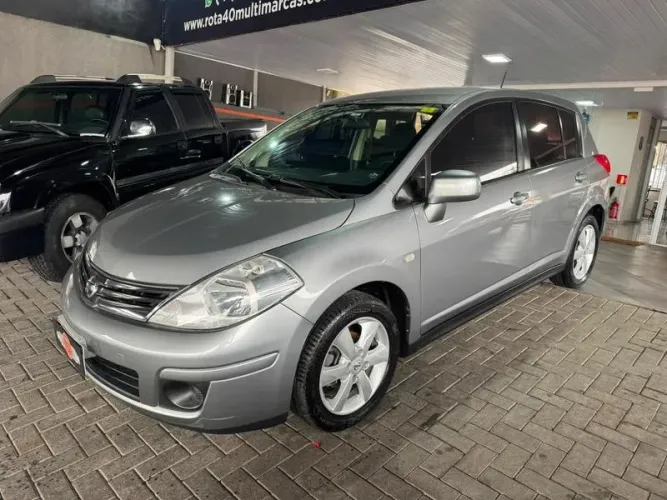 Nissan Tiida S 1.8/1.8 Flex 16V Aut. 2013