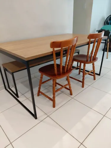 Conjunto de Jantar Estilo Industrial (Mesa, 2 Cadeiras e Banco)