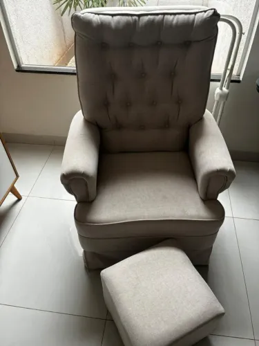 Cadeira de amamentação em perfeito estado