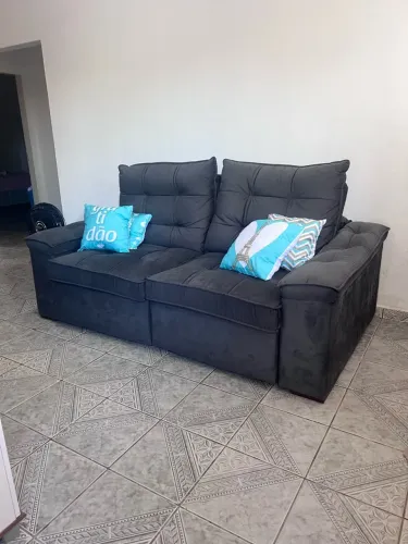 Vendo sofá retratil 4 meses de uso