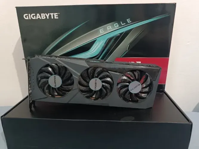 Placa de Video RX 6600 Gigabyte Eagle