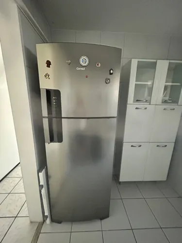 Geladeira semi nova em excelente condição
