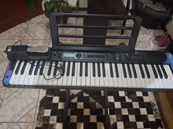 Casionete CT-S300 com suporte + pedal