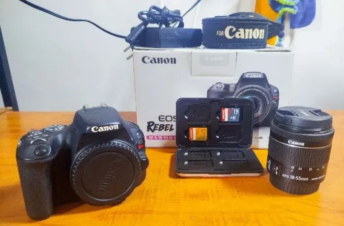 CANON SL2 + 2 SD's de brinde (kit completo original)