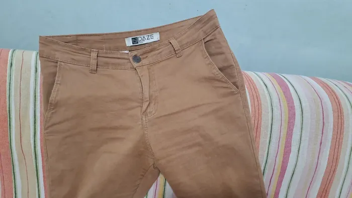 Calça marrom... tam 38