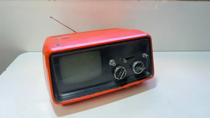 Televisão antiga Sharp 