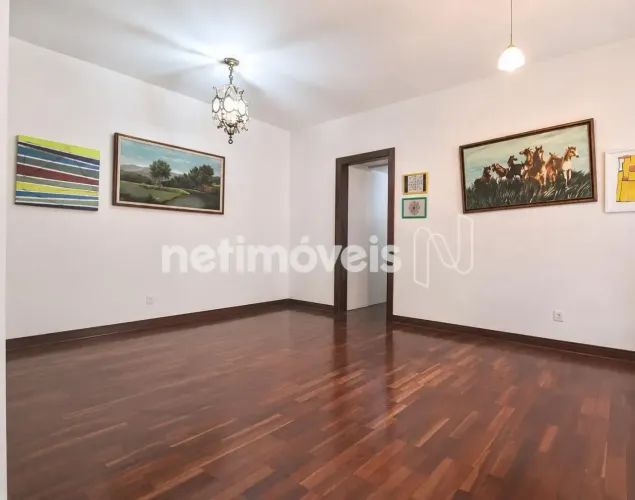 Apartamento 4 quartos com suíte no coração do Loudes