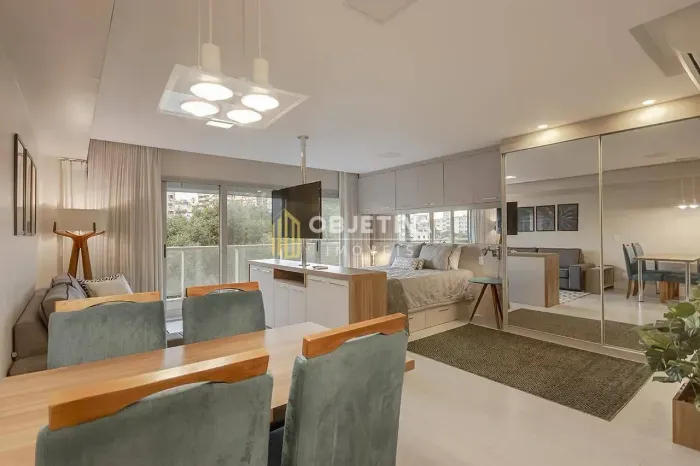 Studio mobiliado para locação com sacada, churrasqueira e vaga | Petrópolis
