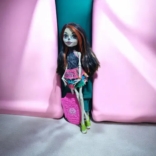 Boneca monster high skelita