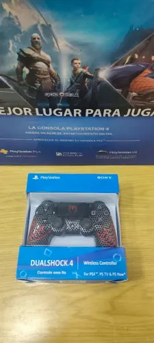 Controle ? Ps4 na caixa novo