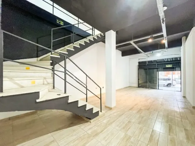 Loja para alugar com 280m2 no bairro Cidade Baixa