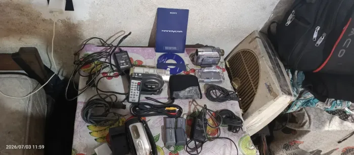 Faca sua proposta,Vendo lote fechado com equipamentos antigos Sony e uma Samsung sc-mx20