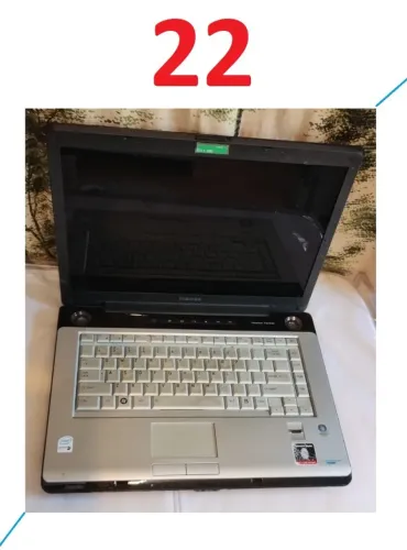 Cód.22) 1un. Notebook usado Toshiba Satellite A205-S4639 tela defeito