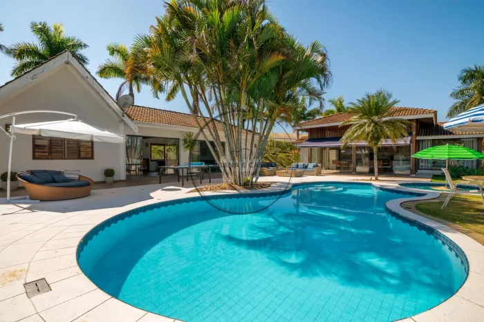 Luxuosa chácara à venda em Joanópolis - Acesso exclusivo a represa